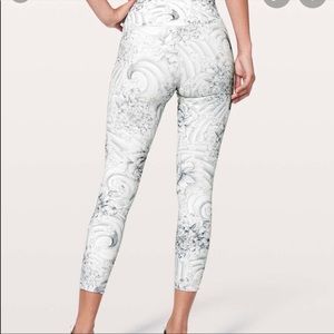 Lululemon Wonder Under White Floral Leggings